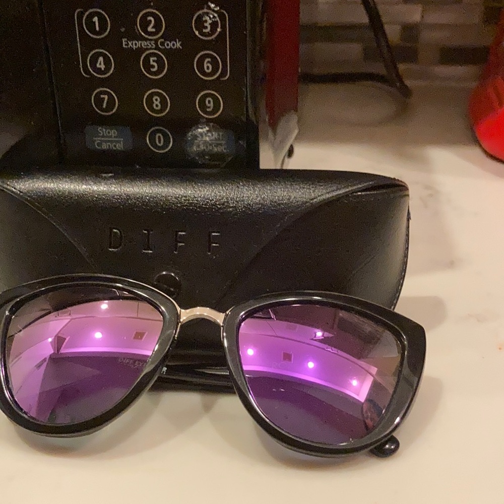 Diff Eyewear With Case - image 1